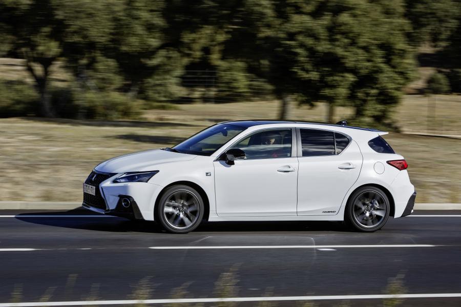  Lexus CT200h F-Sport 2017 года  (WW) (фото 20 из 25)